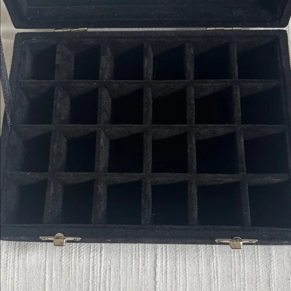 Black Velvet Jewelry Display Box - Picture 4 of 5